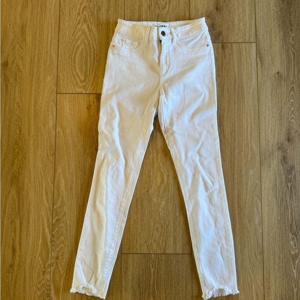 White skinny jeans